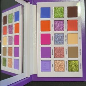 Kaleidos Vibrant Eyeshadow Palette - Bold Multi-Color Shades